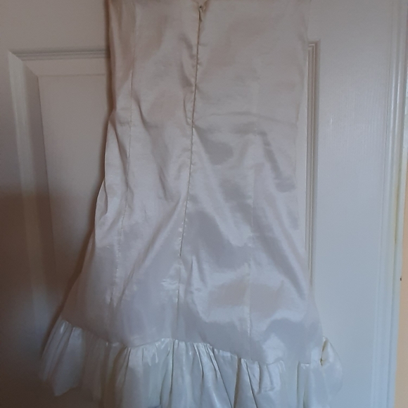 Short Off White Dress - Picture 3 of 4